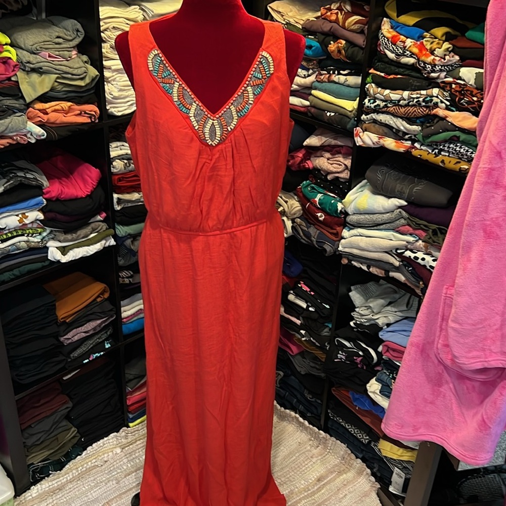#190. 🪷Red Sleeveless Dress with Beaded Neckline. Xl